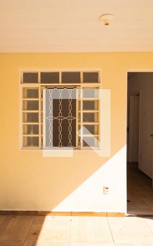 Casa à venda com 71m², 2 quartos e 5 vagas Casa à venda com 71m², 2 quartos e 5 vagasvaranda