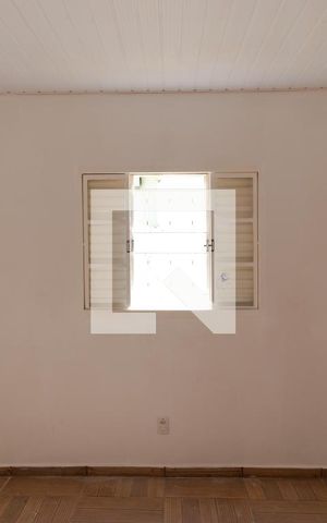 Casa à venda com 71m², 2 quartos e 5 vagas Casa à venda com 71m², 2 quartos e 5 vagasSuíte