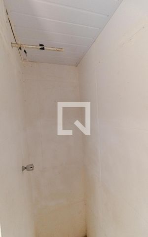 Casa à venda com 71m², 2 quartos e 5 vagas Casa à venda com 71m², 2 quartos e 5 vagasBanheiro da Suíte
