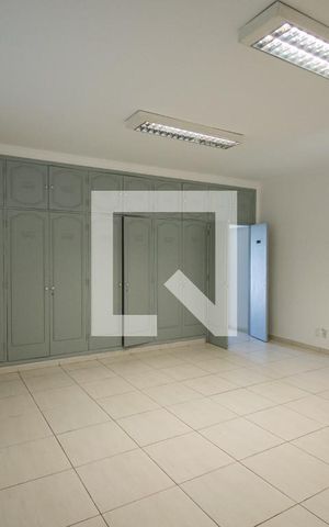 Casa para alugar com 290m², 3 quartos e 2 vagasSuíte