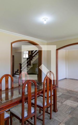 Casa à venda com 580m², 7 quartos e 6 vagas Casa à venda com 580m², 7 quartos e 6 vagasSala de Jantar