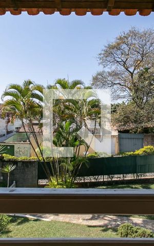 Casa à venda com 580m², 7 quartos e 6 vagas Casa à venda com 580m², 7 quartos e 6 vagasVaranda