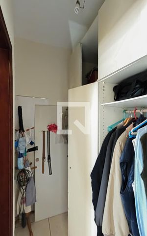 Casa para alugar com 200m², 4 quartos e 4 vagas Casa para alugar com 200m², 4 quartos e 4 vagasSuíte