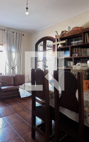 Casa para alugar com 200m², 4 quartos e 4 vagas Casa para alugar com 200m², 4 quartos e 4 vagasSala