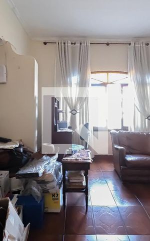 Casa para alugar com 200m², 4 quartos e 4 vagas Casa para alugar com 200m², 4 quartos e 4 vagasSala
