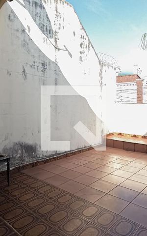 Casa para alugar com 200m², 4 quartos e 4 vagas Casa para alugar com 200m², 4 quartos e 4 vagasEntrada
