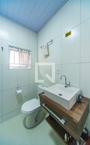 Casa à venda com 561m², 5 quartos e 4 vagas Casa à venda com 561m², 5 quartos e 4 vagasBanheiro do Quarto 2