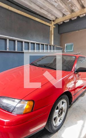 Casa à venda com 561m², 5 quartos e 4 vagas Casa à venda com 561m², 5 quartos e 4 vagasGaragem