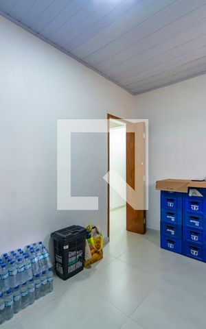 Casa à venda com 561m², 5 quartos e 4 vagas Casa à venda com 561m², 5 quartos e 4 vagasQuarto 1