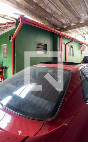 Casa à venda com 561m², 5 quartos e 4 vagas Casa à venda com 561m², 5 quartos e 4 vagasGaragem