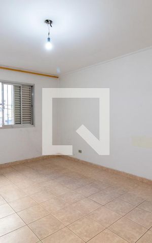 Casa à venda com 100m², 2 quartos e 2 vagasSuíte