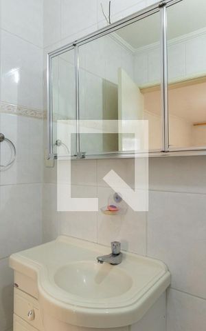 Casa à venda com 100m², 2 quartos e 2 vagasBanheiro da Suíte
