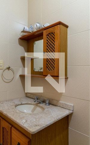 Casa à venda com 100m², 2 quartos e 2 vagasBanheiro 2