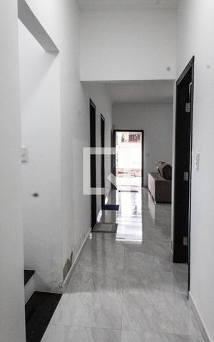 Casa para alugar com 300m², 4 quartos e 4 vagas Casa para alugar com 300m², 4 quartos e 4 vagasCorredor