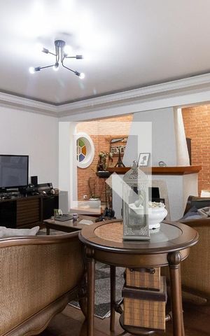 Casa à venda com 420m², 3 quartos e 4 vagas Casa à venda com 420m², 3 quartos e 4 vagasSala de Estar