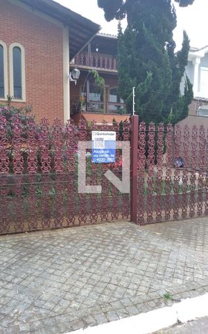 Casa à venda com 420m², 3 quartos e 4 vagas Casa à venda com 420m², 3 quartos e 4 vagasPlaquinha e fachada