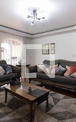 Casa à venda com 420m², 3 quartos e 4 vagas Casa à venda com 420m², 3 quartos e 4 vagasSala de Estar