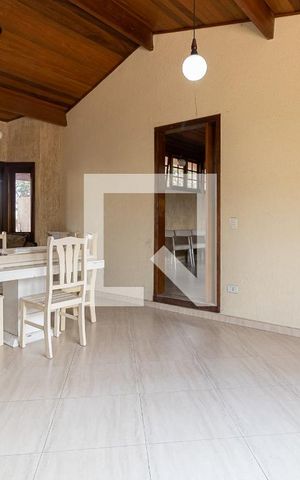 Casa à venda com 420m², 3 quartos e 4 vagas Casa à venda com 420m², 3 quartos e 4 vagasEntrada