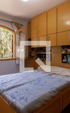 Casa à venda com 420m², 3 quartos e 4 vagas Casa à venda com 420m², 3 quartos e 4 vagasQuarto 2