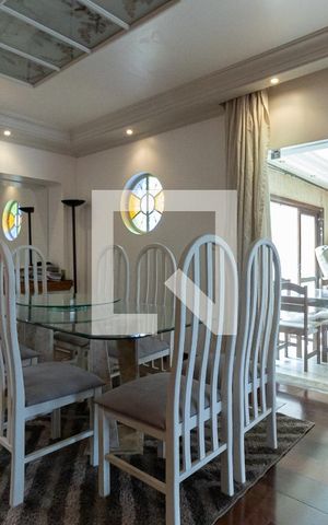 Casa à venda com 420m², 3 quartos e 4 vagas Casa à venda com 420m², 3 quartos e 4 vagasSala de Jantar