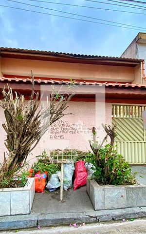 Casa à venda com 340m², 4 quartos e 1 vaga Casa à venda com 340m², 4 quartos e 1 vagaFachada