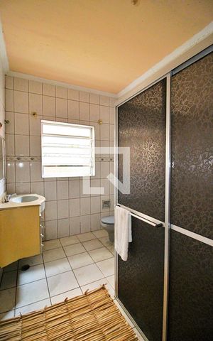 Casa à venda com 340m², 4 quartos e 1 vagaBanheiro 1