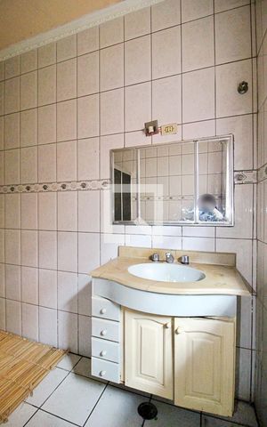 Casa à venda com 340m², 4 quartos e 1 vagaBanheiro 1