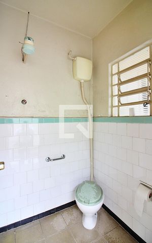 Casa para alugar com 171m², 2 quartos e 3 vagasBanheiro de Serviço