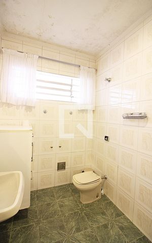 Casa para alugar com 171m², 2 quartos e 3 vagasBanheiro Social