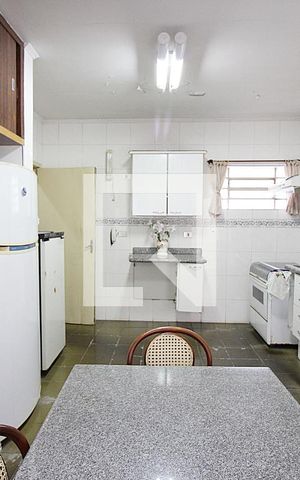 Casa para alugar com 171m², 2 quartos e 3 vagasCozinha