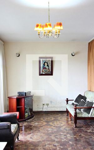 Casa para alugar com 171m², 2 quartos e 3 vagasSala