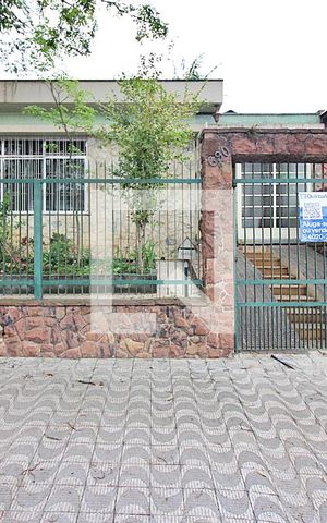 Casa para alugar com 171m², 2 quartos e 3 vagasFachada