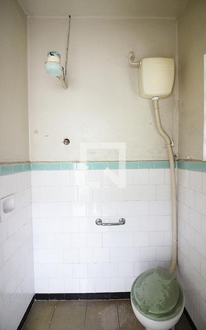 Casa para alugar com 171m², 2 quartos e 3 vagasBanheiro de Serviço