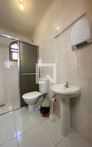 Casa à venda com 263m², 4 quartos e sem vagaBanheiro 2