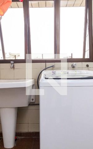 Apartamento à venda com 440m², 4 quartos e 5 vagas Apartamento à venda com 440m², 4 quartos e 5 vagasÁrea de Serviço