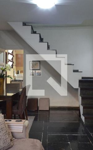 Casa à venda com 350m², 3 quartos e 4 vagasSala