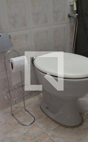 Casa à venda com 350m², 3 quartos e 4 vagasBanheiro da Suíte 2