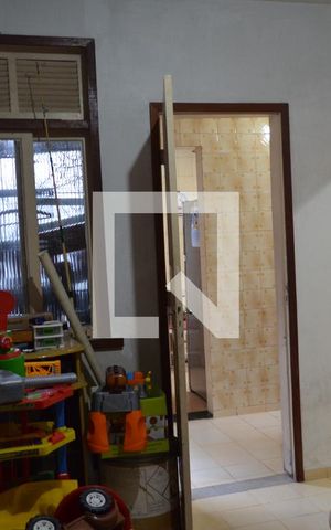 Casa à venda com 350m², 3 quartos e 4 vagasQuarto de Serviço