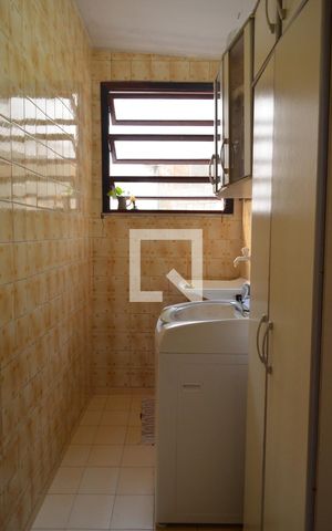 Casa à venda com 350m², 3 quartos e 4 vagasÁrea de Serviço