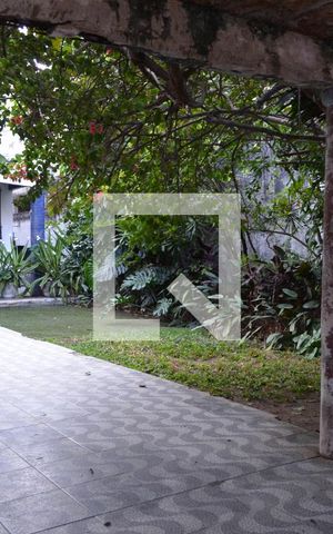 Casa à venda com 350m², 3 quartos e 4 vagasÁrea Externa - Garagem