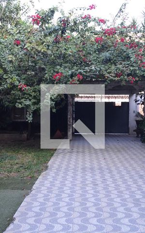 Casa à venda com 350m², 3 quartos e 4 vagasÁrea Externa 