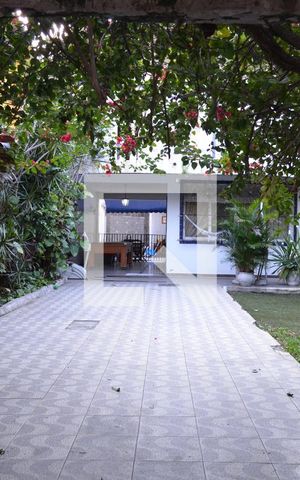 Casa à venda com 350m², 3 quartos e 4 vagasÁrea Externa - Garagem