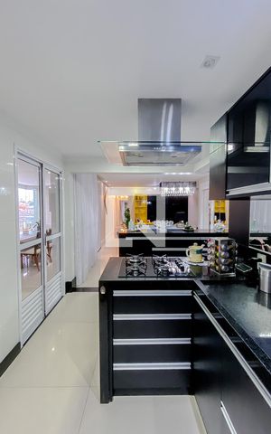 Apartamento à venda com 103m², 3 quartos e 2 vagasCozinha