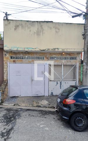 Casa à venda com 266m², 4 quartos e 2 vagasFachada
