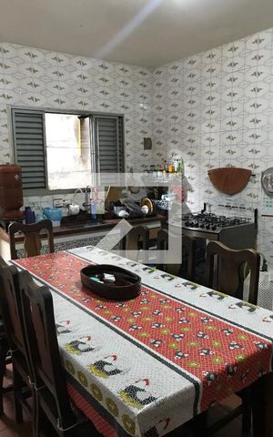 Casa à venda com 282m², 4 quartos e 2 vagas Casa à venda com 282m², 4 quartos e 2 vagasCozinha