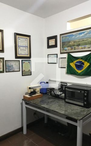 Casa à venda com 282m², 4 quartos e 2 vagas Casa à venda com 282m², 4 quartos e 2 vagasQuarto 1