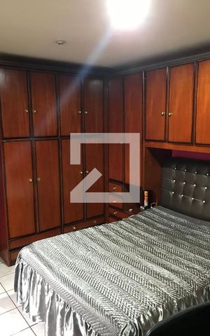 Casa à venda com 282m², 4 quartos e 2 vagas Casa à venda com 282m², 4 quartos e 2 vagasQuarto 4