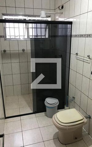 Casa à venda com 282m², 4 quartos e 2 vagas Casa à venda com 282m², 4 quartos e 2 vagasBanheiro 1