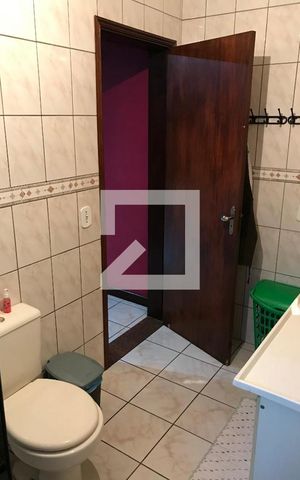 Casa à venda com 282m², 4 quartos e 2 vagas Casa à venda com 282m², 4 quartos e 2 vagasBanheiro 2