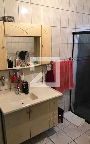 Casa à venda com 282m², 4 quartos e 2 vagas Casa à venda com 282m², 4 quartos e 2 vagasBanheiro 2